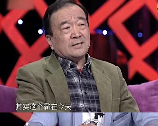 78岁李保田近况令人唏嘘，住处杂乱喝10元桶装水，如今老到不敢认