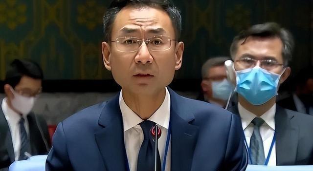 翻脸如翻书般迅速！泽连斯基突告知中国，准备应对乌克兰最新制裁