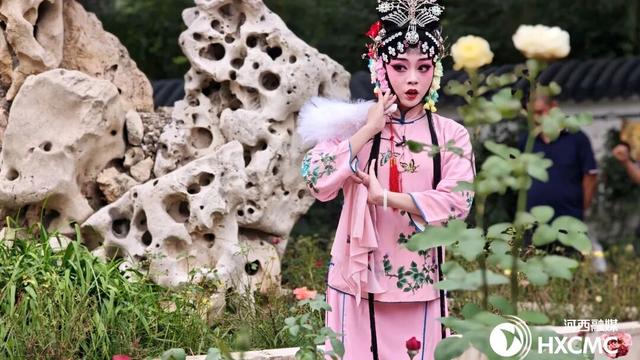 文化润心 给予假期别样味道