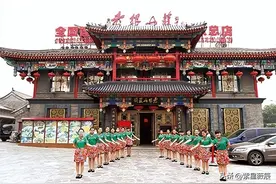 赵本山北京豪华餐厅，距天安门仅1000米，在这吃顿饭要花多少钱图片