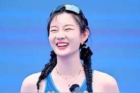 成都铁人三项冠军！三角式运动衣被喷惨了，比吴燕妮更不像运动员图片