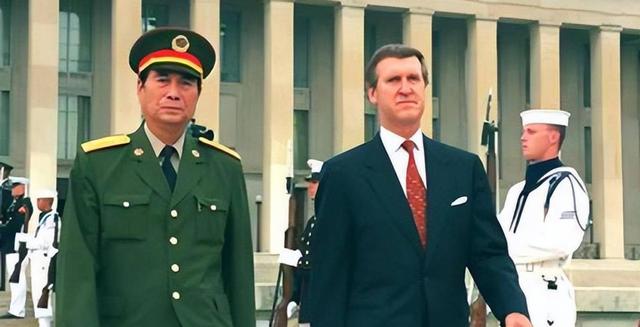 1992年产生的6位军委成员，遍布四大野战军，各担任什么职务？
