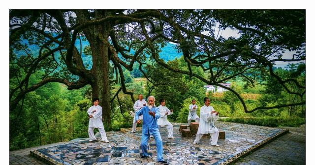 八段锦并非人人适合，这些情况务必避开