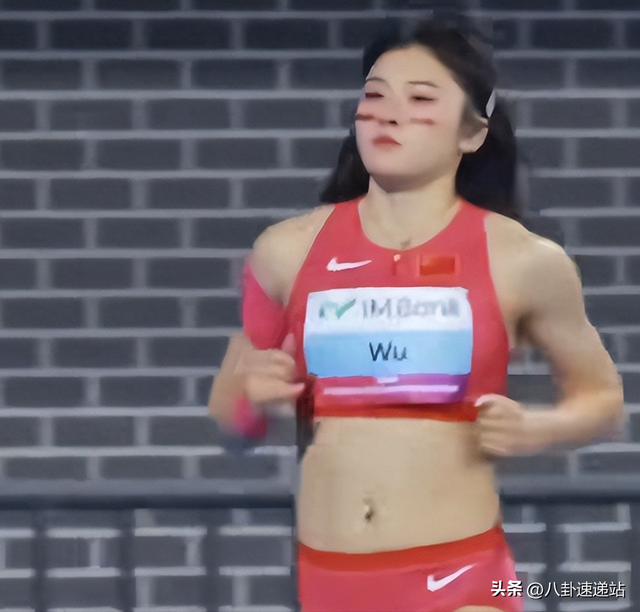 里子面子都丢了，吴艳妮参加姐姐婚礼大出风头，恶心的一幕出现了