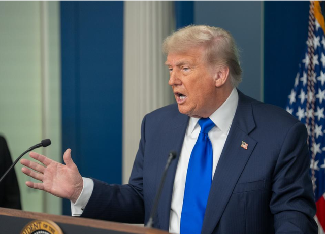 特朗普急了！不得不访华，美国终于承认：中国已是当年的美国