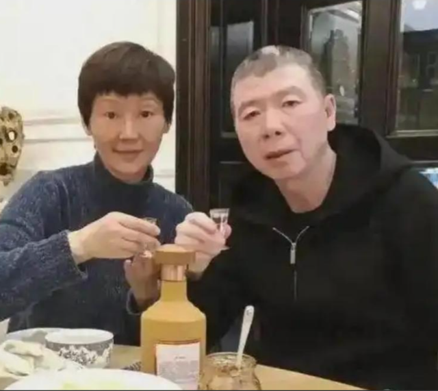 世上没有后悔药？离婚传闻真相大白后的徐帆	，已经走了另一条路