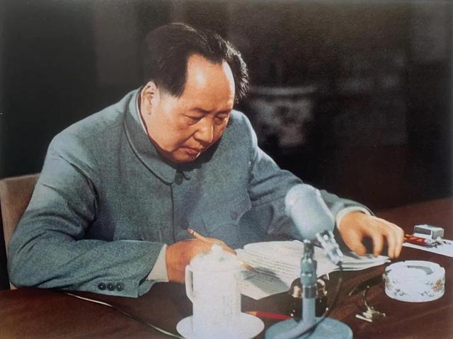 毛主席去世后，123个国家发来唁电，唯有一国发文“威胁”中国！