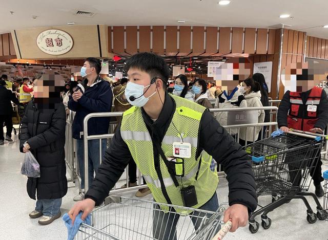 人民日报专访胖东来，正面回应三次拘留的传言，就是要对员工好