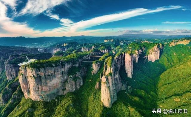 中小学秋假引发多景区爆棚限流，春秋假能否分段错时设计？