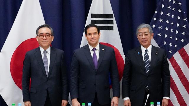 福建舰传来好消息	，不到24小时，美日韩对中国划下两条“红线”