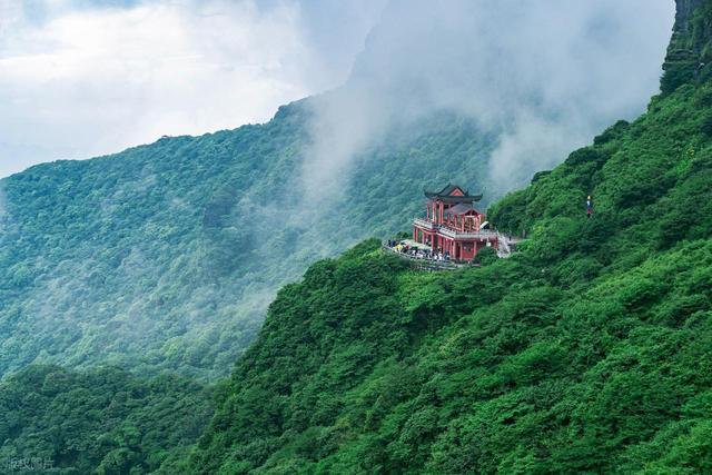 七八月份去贵州旅行不能错过的10大景点，清凉能避暑，景色又震撼