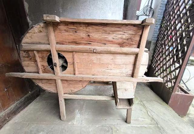 游览汉中市的青木川古镇