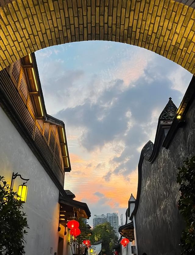 【福州一日记】在三坊七巷啃肉燕，去西湖边追菊花展