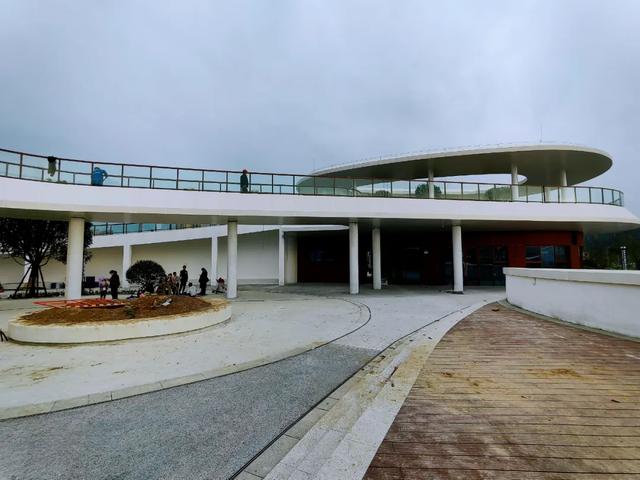 带娃圣地+1,射洪这个新广场好安逸!