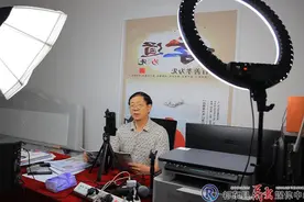 70岁老人回乡照顾96岁母亲 直播传播孝道引关注图片