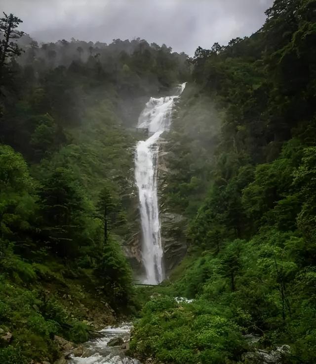 从冰封雪原到热带雨林：中国终极越野之路扎墨公路，你敢挑战吗？
