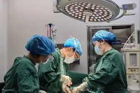 腺肌保宫U手术后不痛经，但经血颜色发黑，量也不多是怎么回事？图片