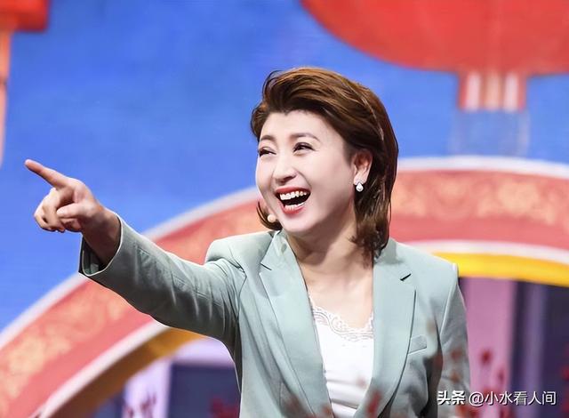 闫学晶丑闻再曝！一人已被拘留，婚变内幕被扒，亲手拔父亲氧气管