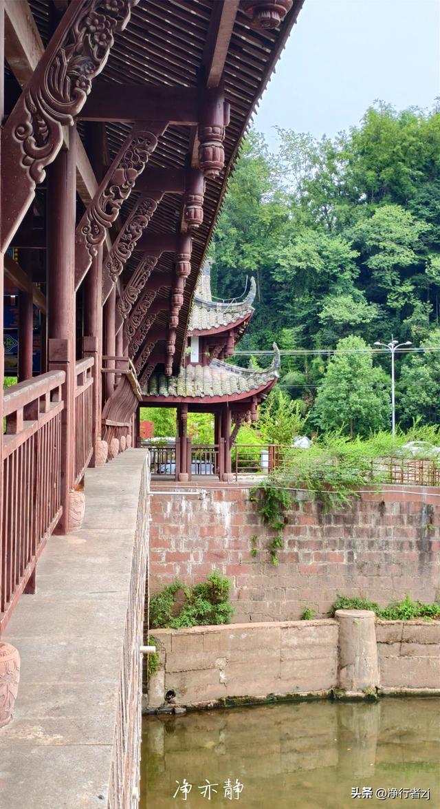 唐蕃古道上的古驿站，水墨山水里的上里镇