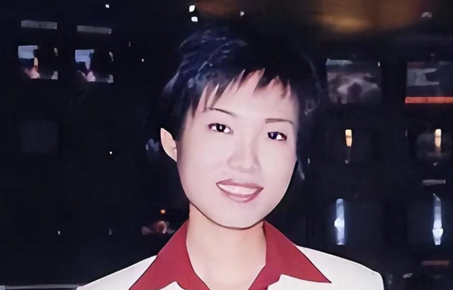 原来九三阅兵的解说是她！23岁就登上央视，今47岁端庄漂亮仍未婚
