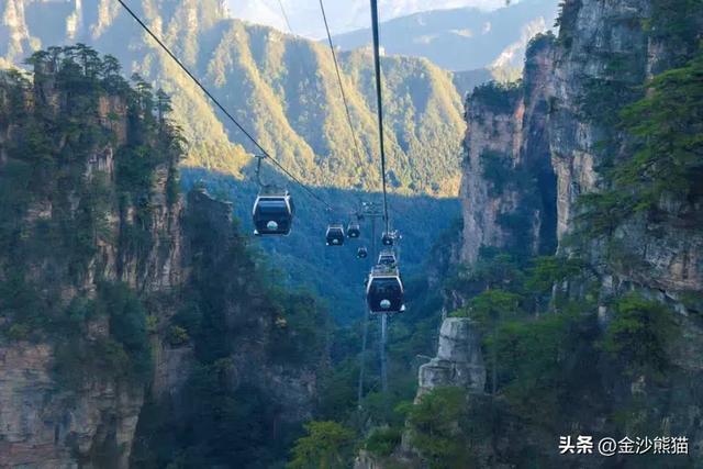 镜头中的山水：寻梦张家界 醉心山水间