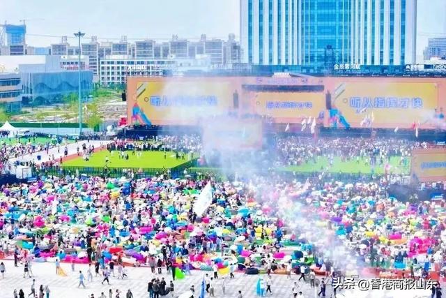 仅216天落地德州的“NPC”小镇，如何让游客留下来“演戏”？