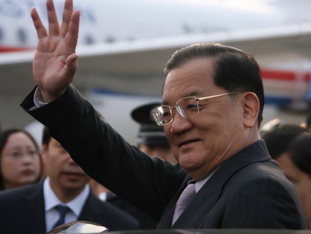 岛内出席93阅兵人员名单出炉，绿营气急败坏，特朗普对台态度或变