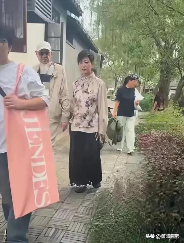 看到这些明星才知道啥叫断崖式衰老!感觉张子健和蒋欣突然就老了
