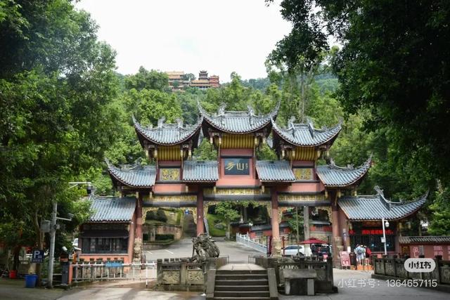 爆火！高铁1.5h！好吃不输乐山，安逸不差成都！这座火遍全国的川南小城是时候被挖掘！