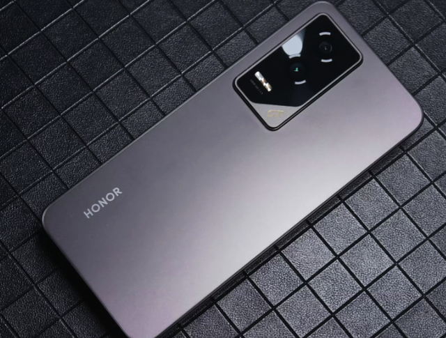 11月份荣耀手机性价比排行榜，哪款最值得入手？荣耀手机推荐指南