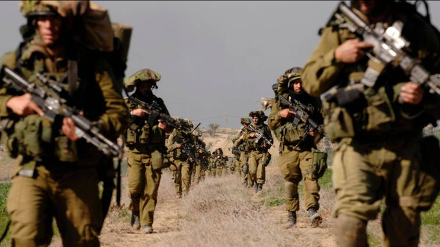 沙特不宣而战猛烈轰炸，多款战机连续发射炸弹打破中东平静