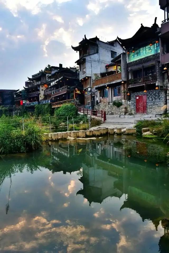 湖南必去十大景点排行榜，这才是湖南最值得去的10个地方，收藏好