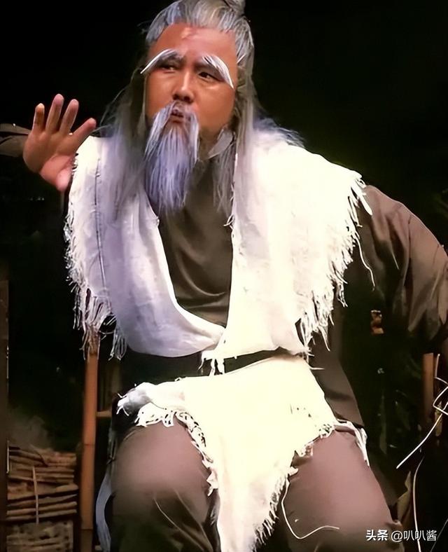 出名后出轨保姆，气死原配，如今77岁的他晚景凄凉，子女与其割席
