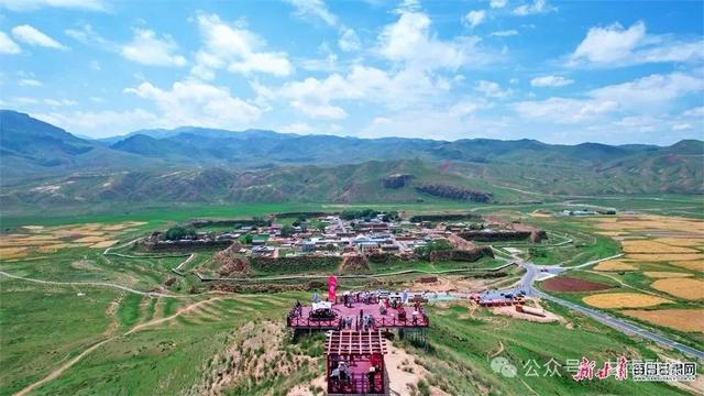 在甘加秘境，解锁草原、石林、雪峰的奇幻之旅！