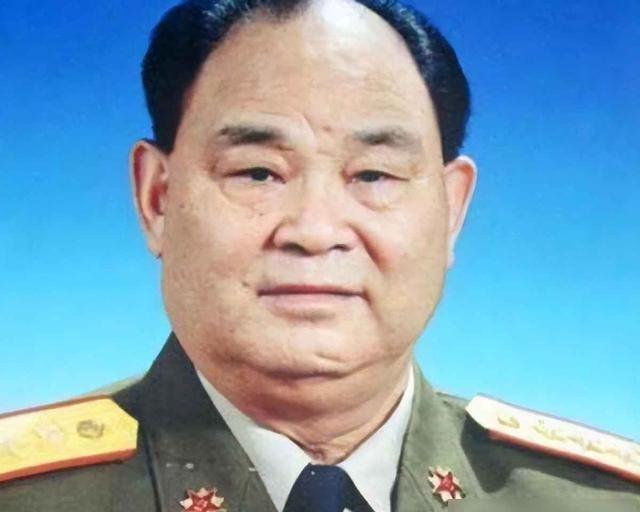 成都军区副司令，在西藏视察时遇难，享年63岁，司令员因此被免职