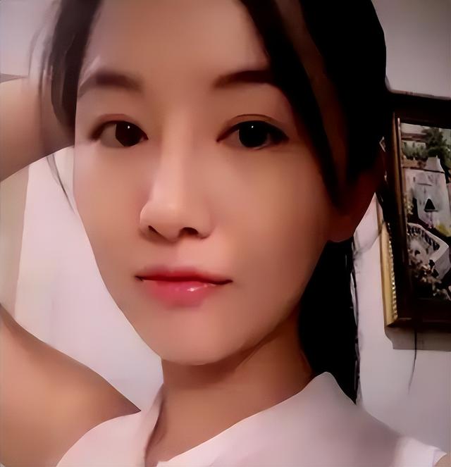 三观炸裂！翟欣欣出轨聊天记录流出，尺度大到咂舌，判12年都嫌少