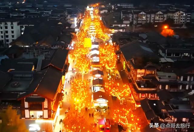 成都免费灯会，亮灯了，流光溢彩，超级漂亮，一派年味！