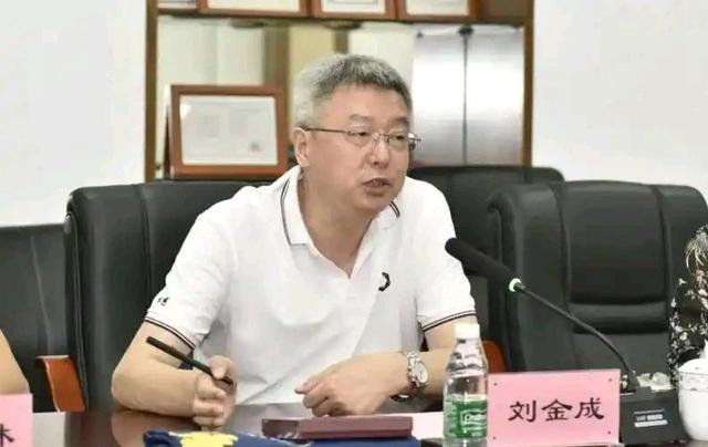 湖北1个小地级市，却诞生了3个百亿富豪，1人返乡砸500亿元创业