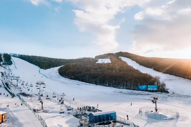 冲鸭！哈尔滨帽儿山滑雪+雪地撸驼骑马全攻略