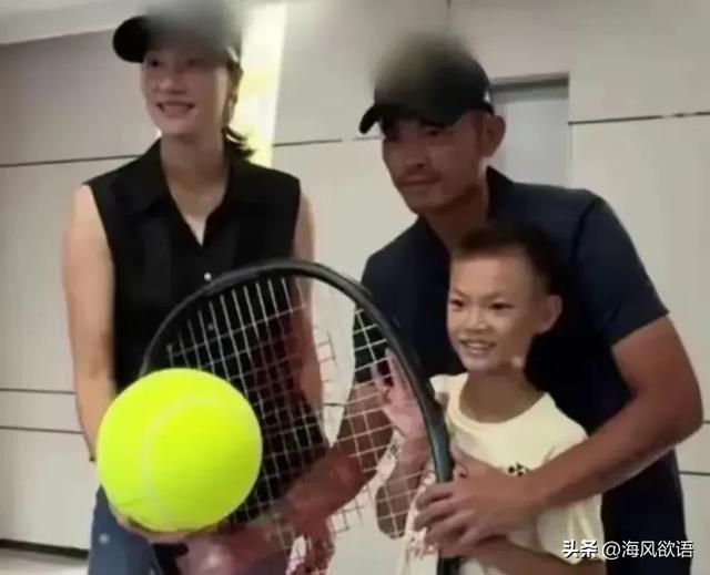 42岁林丹嫩得像小伙，44岁谢杏芳换发型老10岁，状态差得像两代人