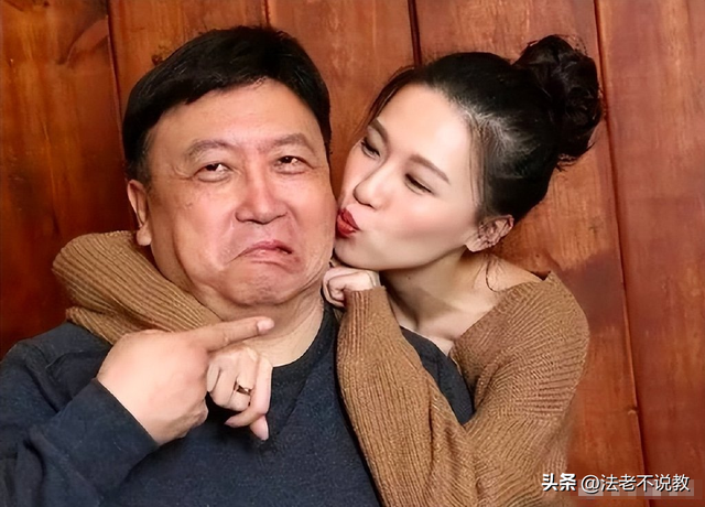 陪睡陪玩只是冰山一角，继岳云鹏后，王晶再曝潜规则杨幂都遭了殃