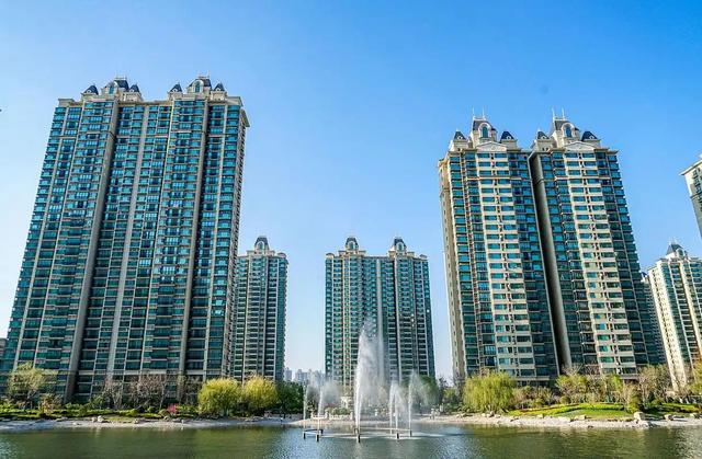 两年了，为何许家印迟迟不判刑？真相比你想象的更复杂！