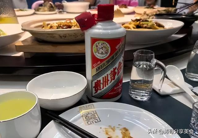 大批德国游客到访山东，打着旅游的“幌子”，其实是为了青岛啤酒