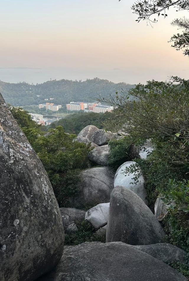 厦门东坪山跳跳谷，岛内户外六谷之一，来这里需要进行跳跃式攀爬