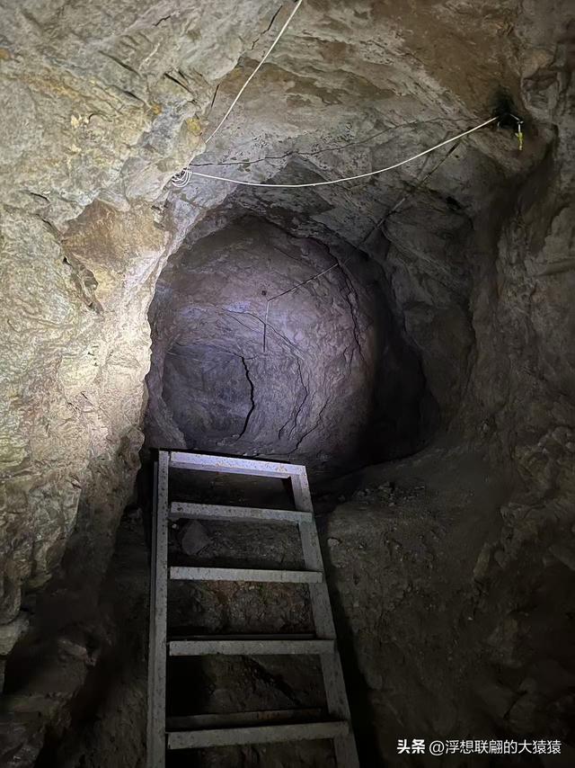 莱芜苗山镇铜山村里的汉代铜矿洞
