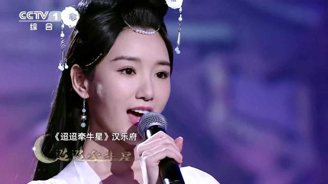 与陈晓闪婚领证传闻真相大白1个多月，毛晓彤近况曝出，并不意外