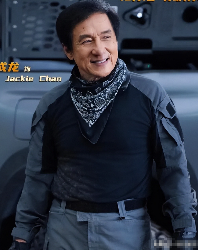 71岁成龙去世?"病床照"曝光不到12小时的他,一个信号证明身体状况