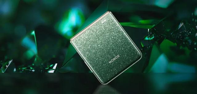 荣耀Magic V Flip2再曝，影像、续航大提升
