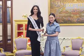 泰国女总理接见环球小姐季军，30厘米最萌身高差，气场却势均力敌图片