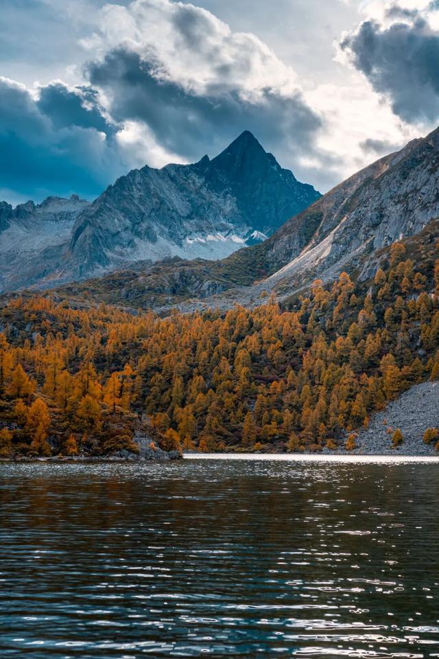 11月旅行地推荐！这13个赏秋地无对手，还藏着国内四大绝美秋色